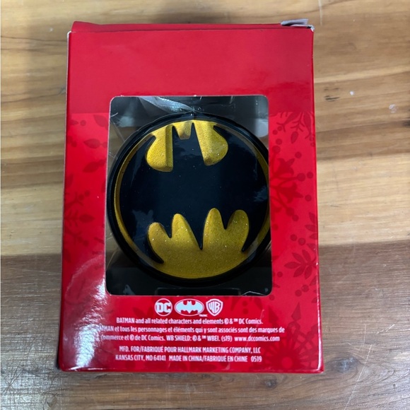 Hallmark Red Box DC Comics Batman Bat Signal Christmas Tree Ornament Holiday - Picture 2 of 4